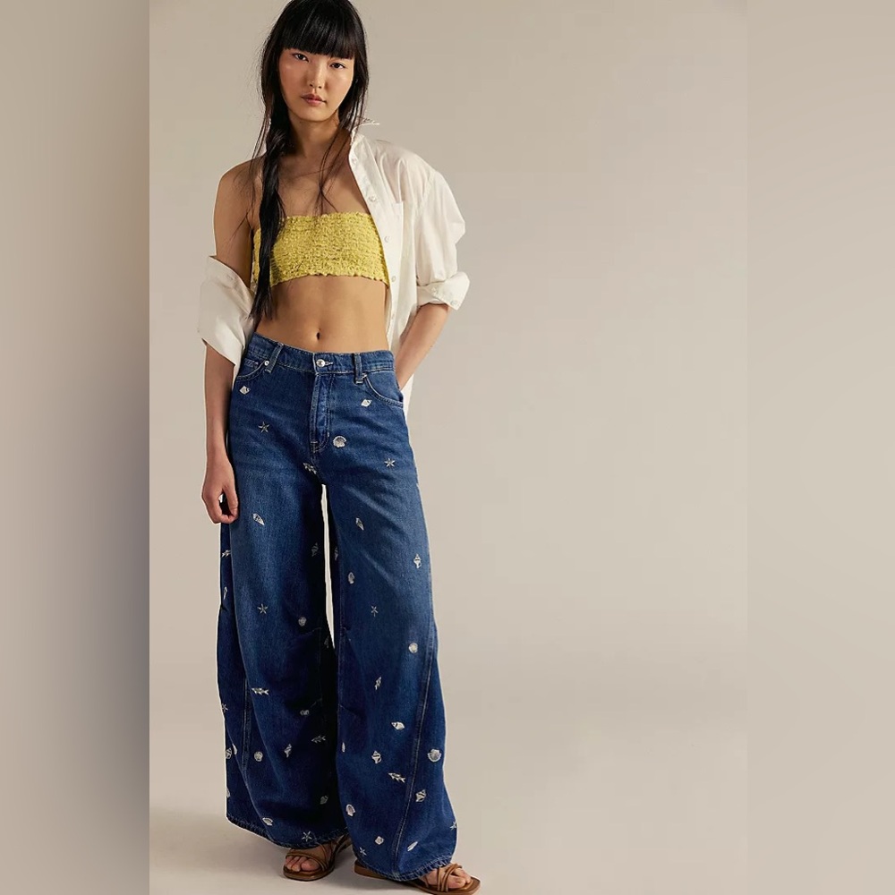 We The Free by Free People Westward Embroidered Barrel Under The Sea Jeans sz 33 - Picture 2 of 10